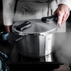 FISSLER Vitaquick® ekspres lonac + umetak za kuhanje na pari , 8.0 litara ( realno cca 6,4 litre ) 602-810-08-070