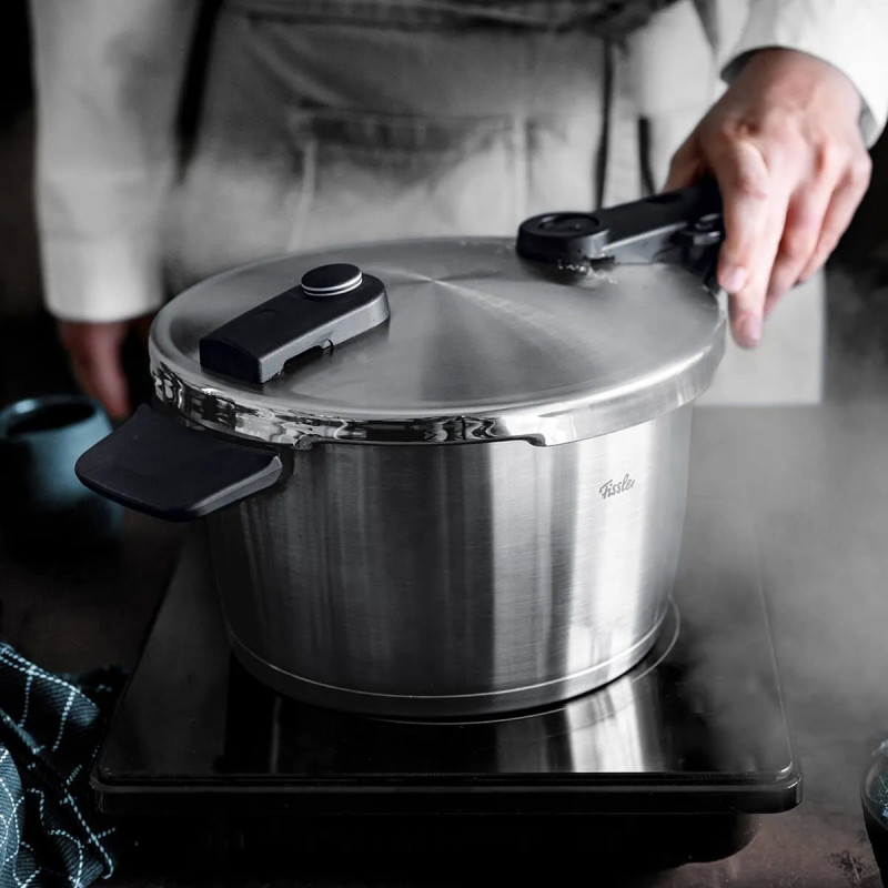FISSLER Vitaquick® Premium ekspres lonac + umet. za kuhanje na pari, 8.0 litara ( realno cca 6,4 litre ), 602-810-08-070/0